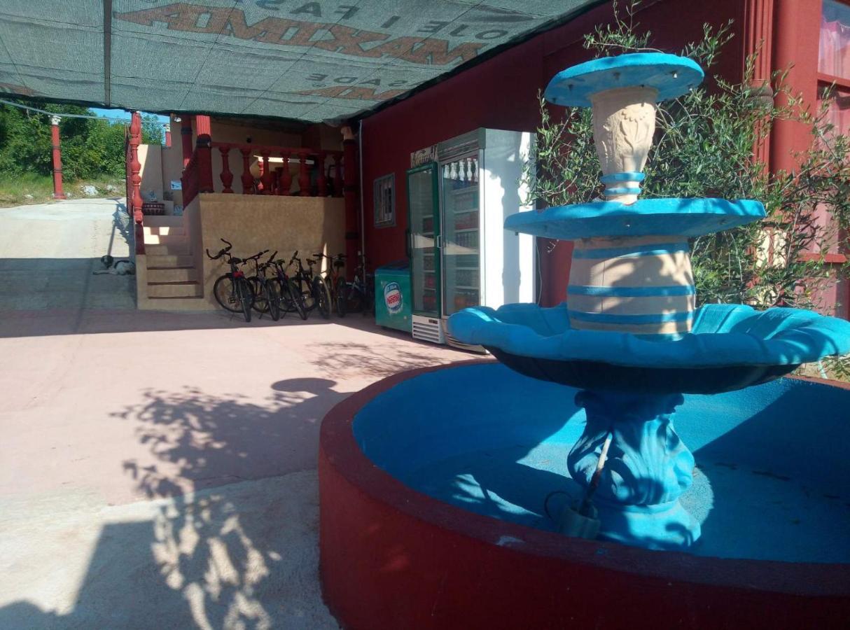 Red Apartman Trebinje Bagian luar foto