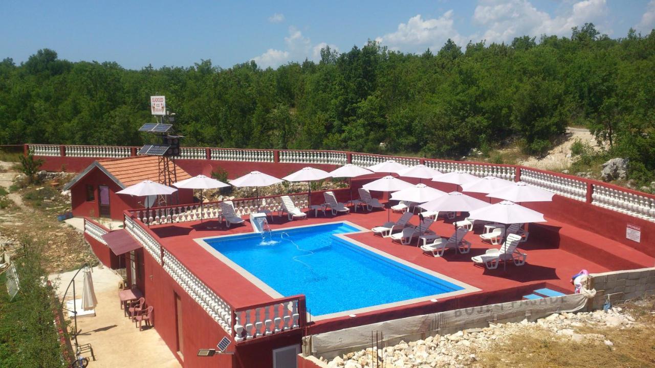Red Apartman Trebinje Bagian luar foto