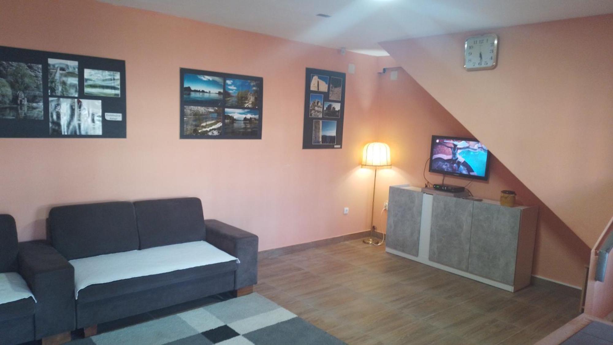 Red Apartman Trebinje Bagian luar foto