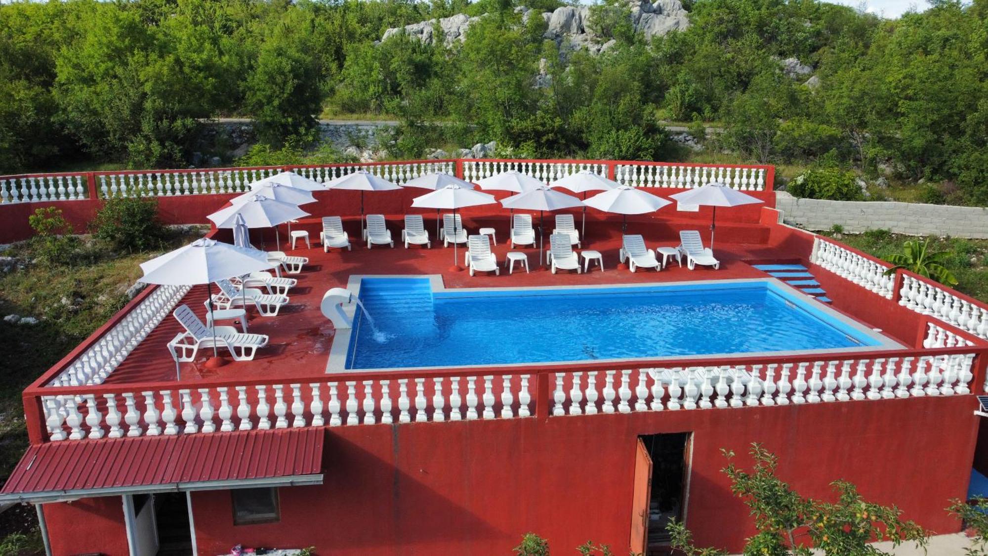 Red Apartman Trebinje Bagian luar foto