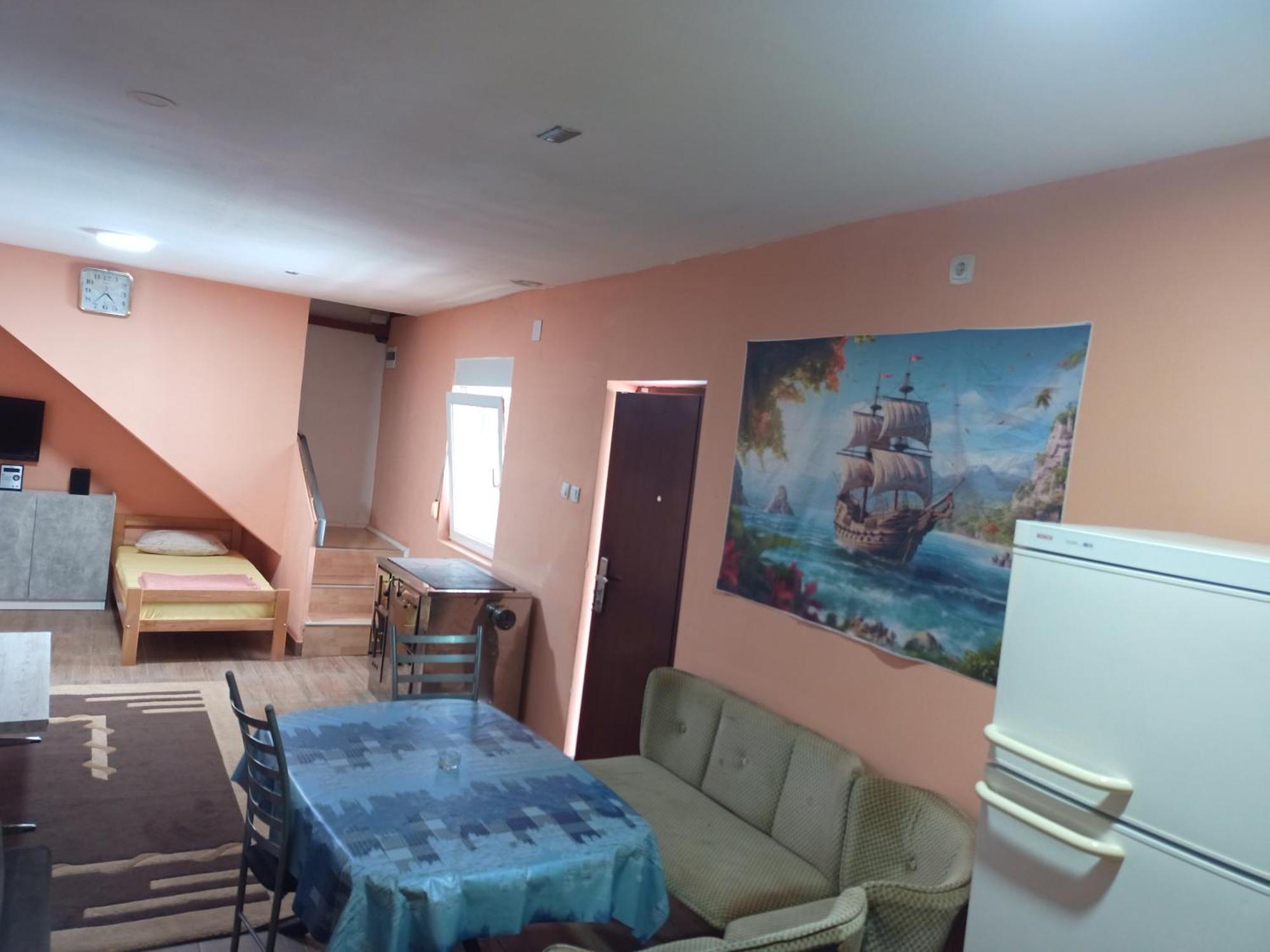 Red Apartman Trebinje Bagian luar foto