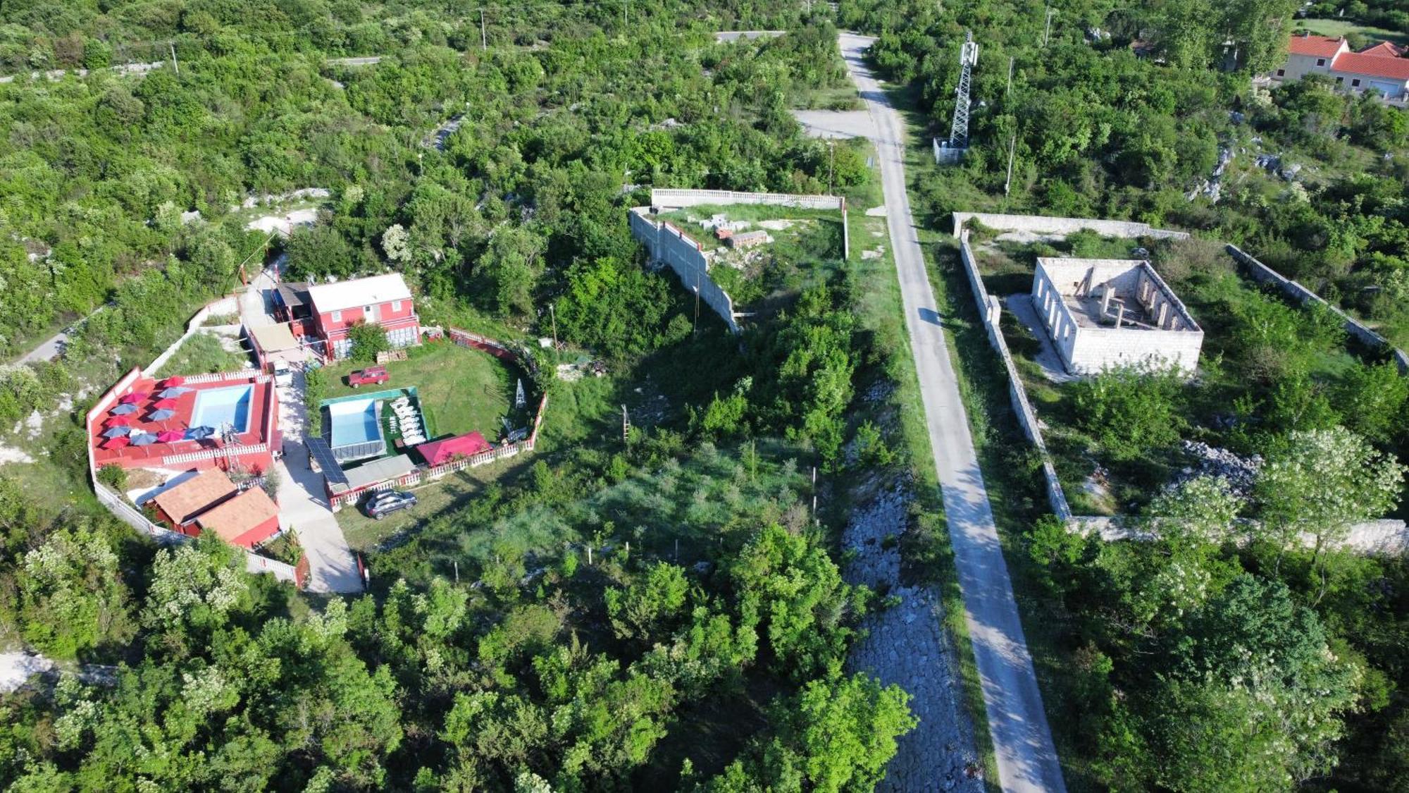Red Apartman Trebinje Bagian luar foto