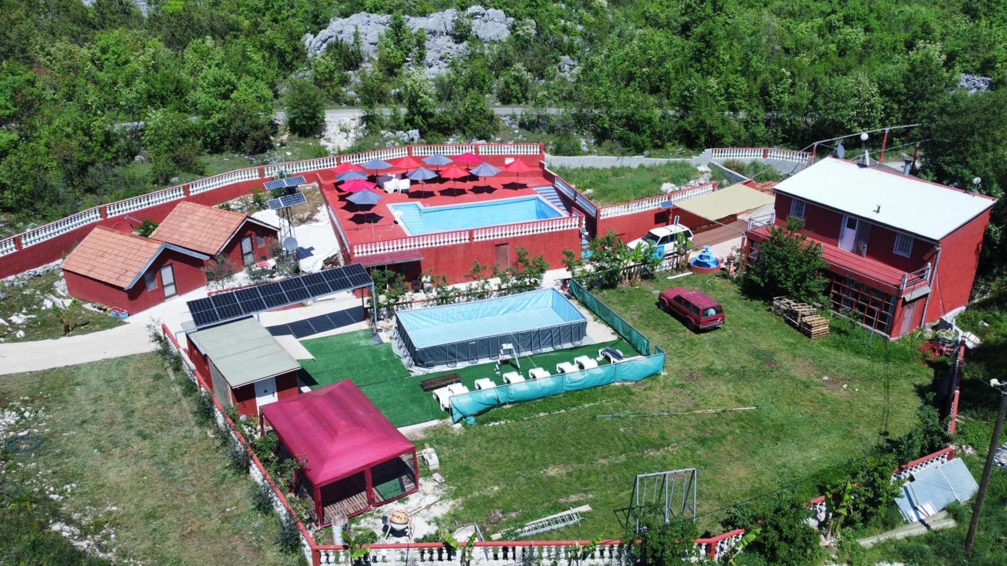 Red Apartman Trebinje Bagian luar foto